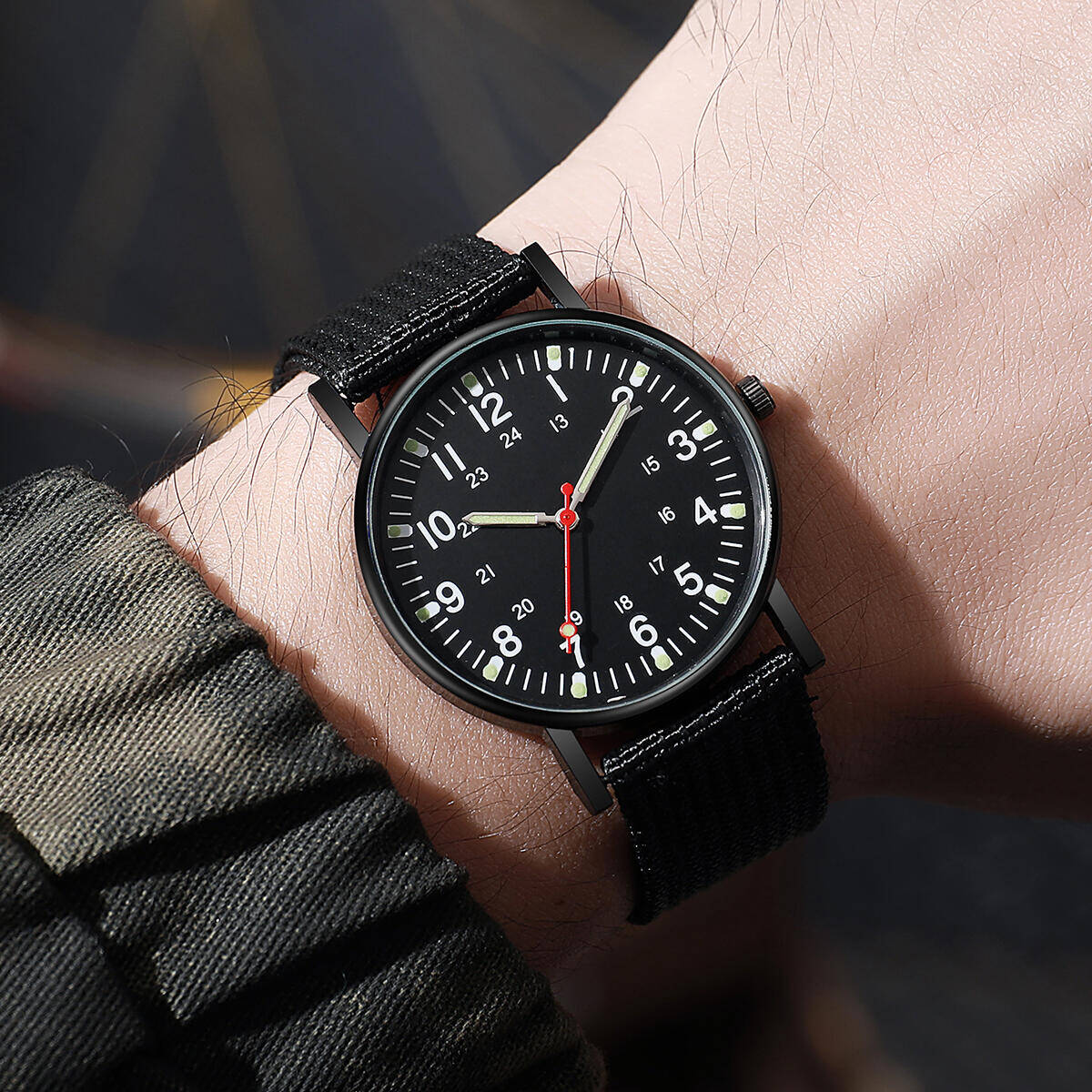 ساعات رجالية عادية نايلون باند - مراجعة Solar Powered Watch وسعره