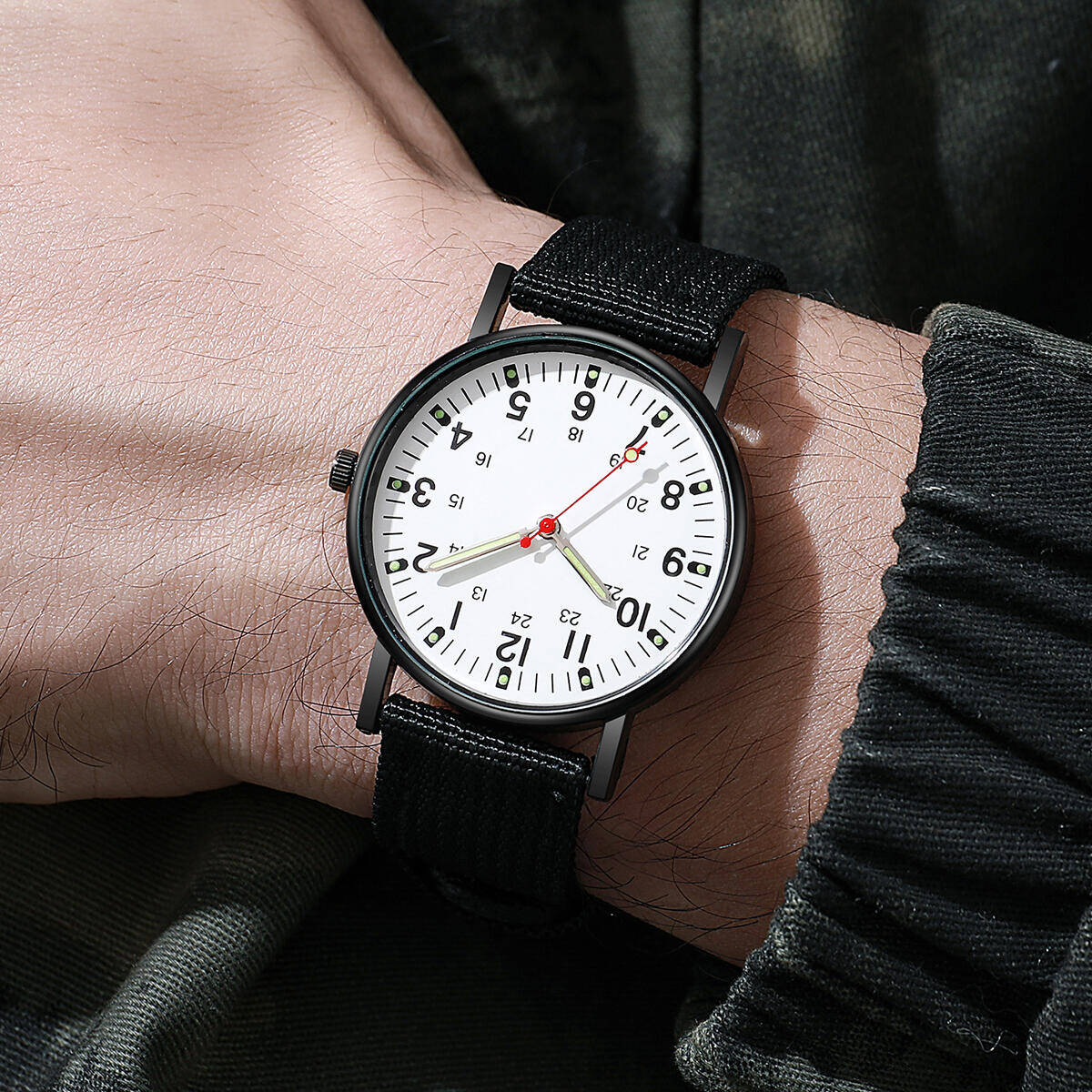 ساعات رجالية عادية نايلون باند - مراجعة Solar Powered Watch وسعره